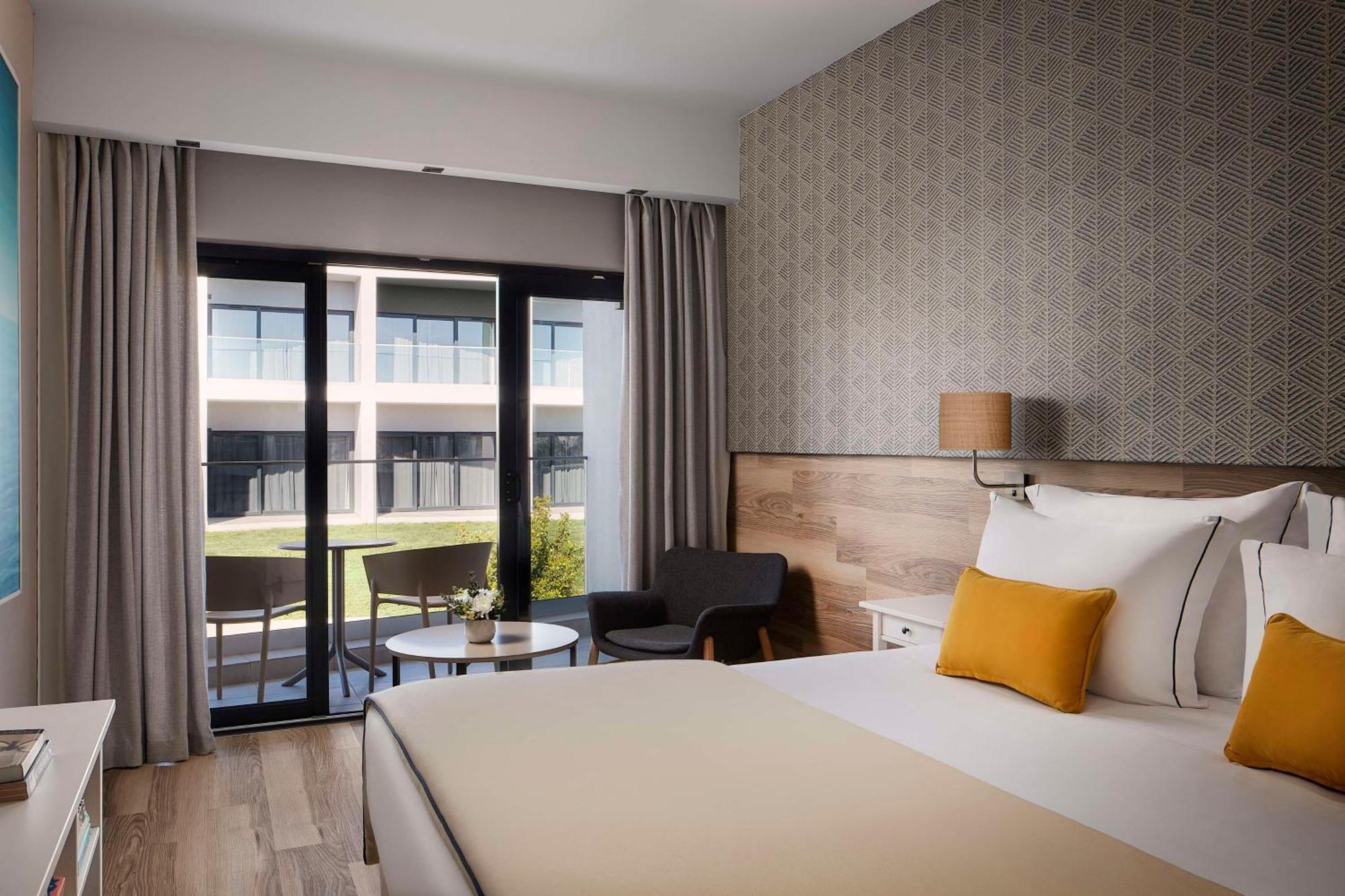 Hotel Tivoli Alvor Algarve Exteriér fotografie A room at the hotel