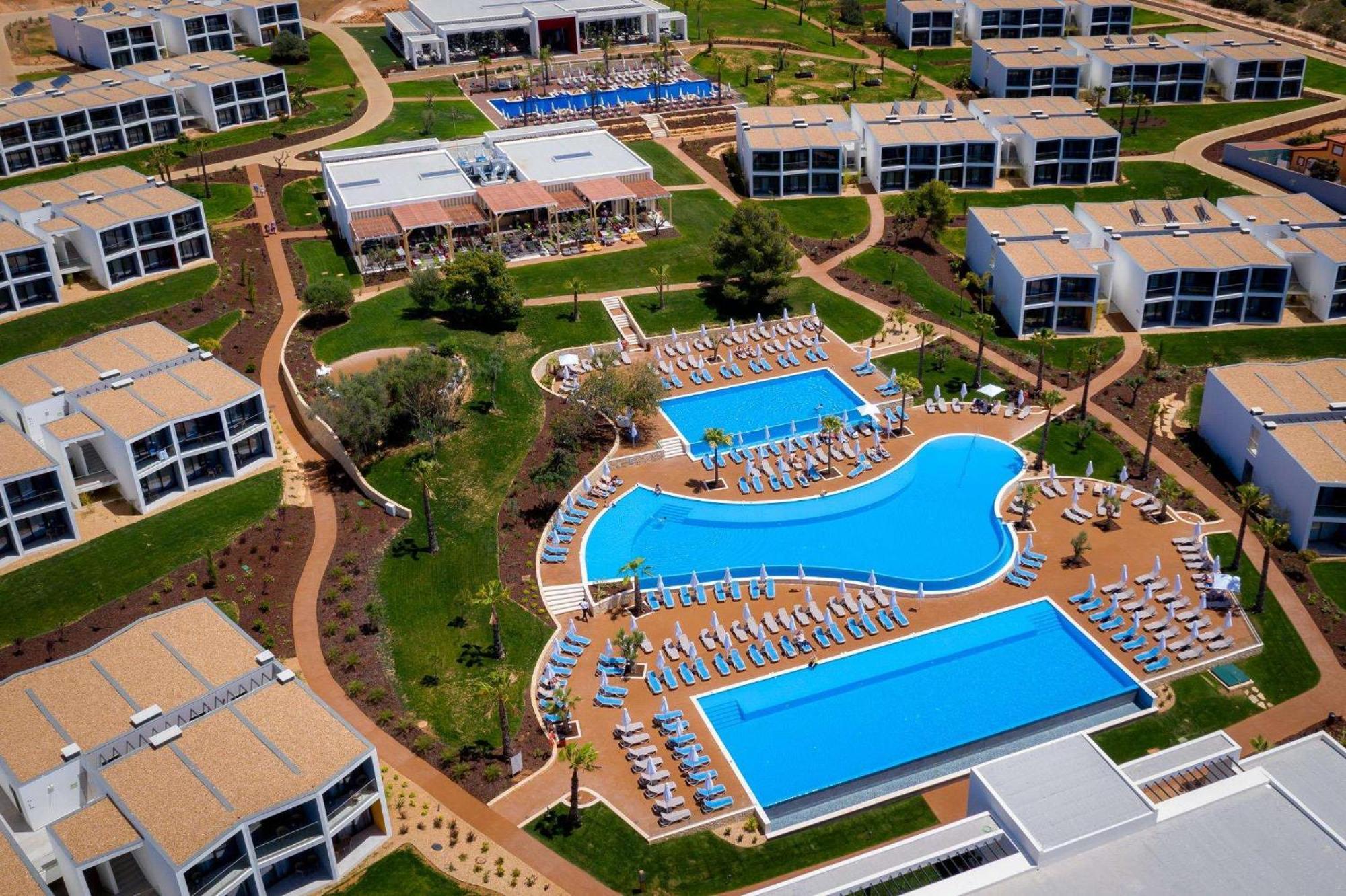 Hotel Tivoli Alvor Algarve Exteriér fotografie Aerial view of the resort
